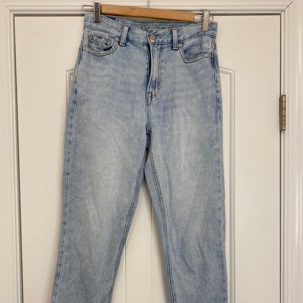 American Eagle High Waisted Mom Jeans